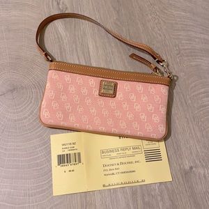 Dooney & Bourke wristlet